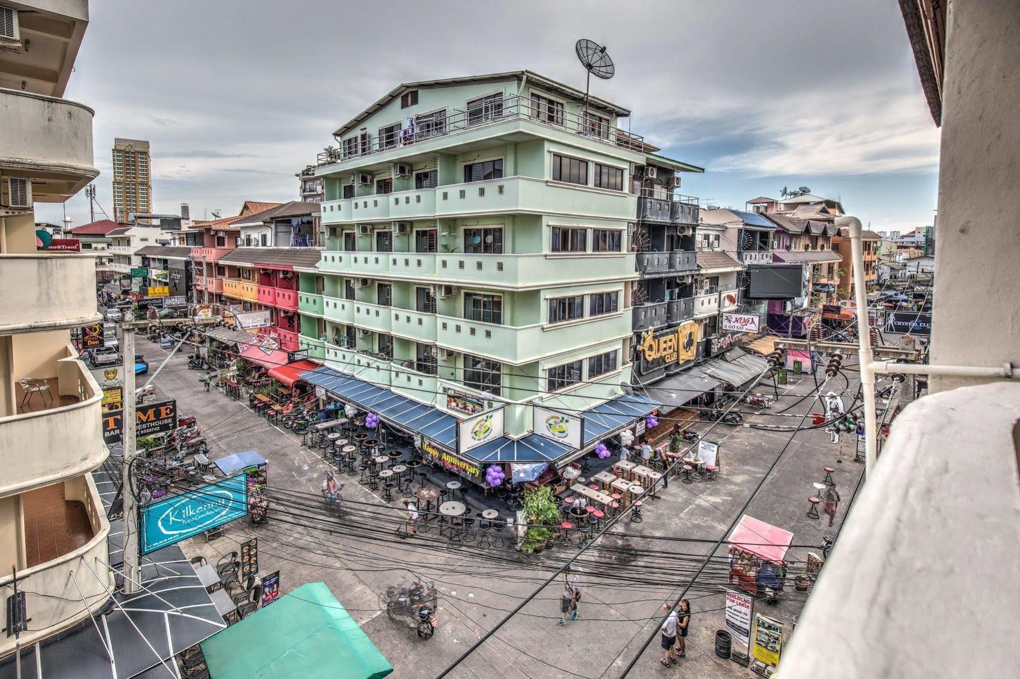 I Rovers Pattaya Buitenkant foto